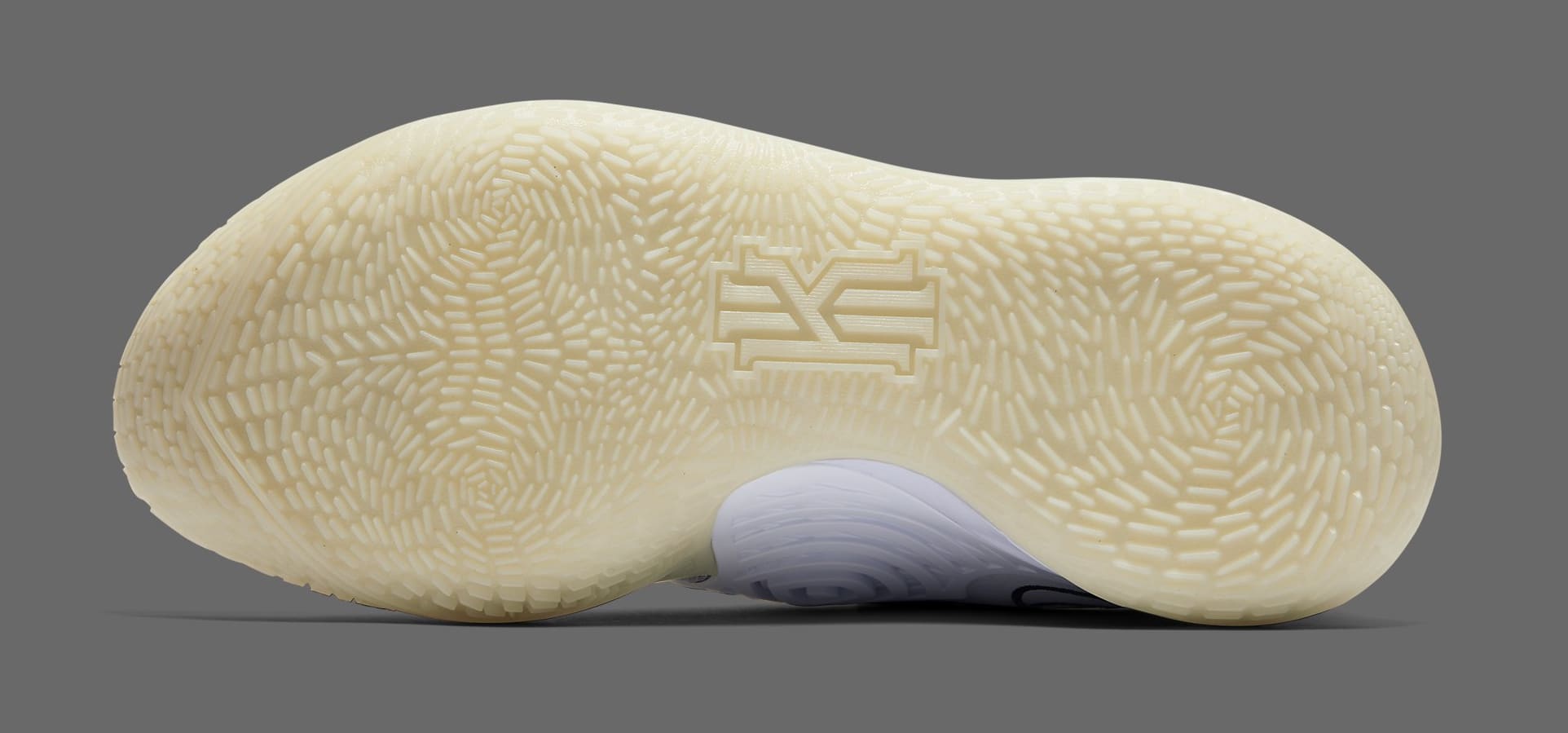 Kyrie 2025 3 sole