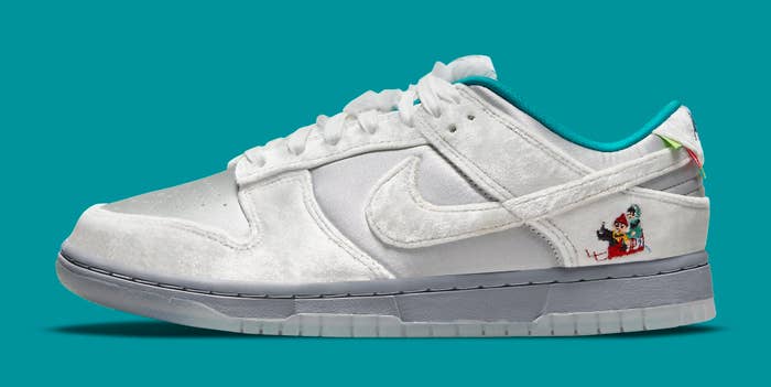 Nike Dunk Low &#x27;Ice&#x27; DO2326-001 (Lateral)