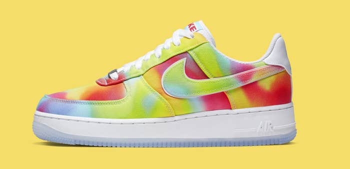 Nike Air Force 1 Low &#x27;Tie-Dye/Chicago&#x27; CK0838-100 (Lateral)