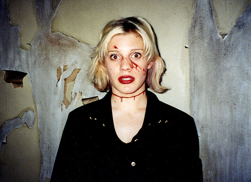 Before Battlestar Galactica, Katee Sackhoff played Internet fameball and future member of the No Head Club, Jennifer Danzig.