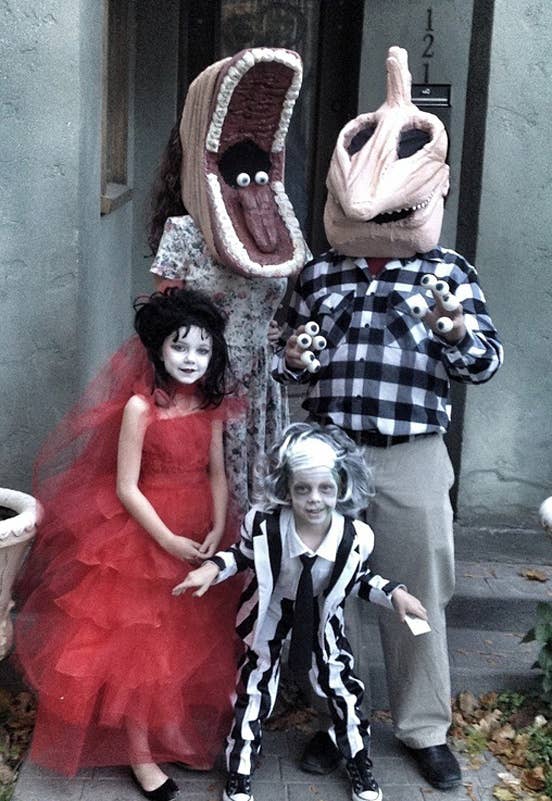 32 Family Halloween Costumes That Will Make You Want To Have Kids