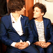 Harry with Louis Blue  How to wear, Louis, Harry styles