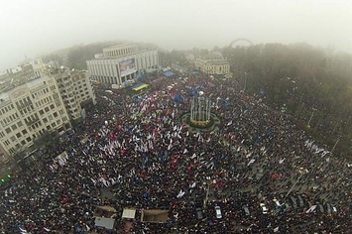ProEurope Crowds in Ukraine Denounce Russia Deal
