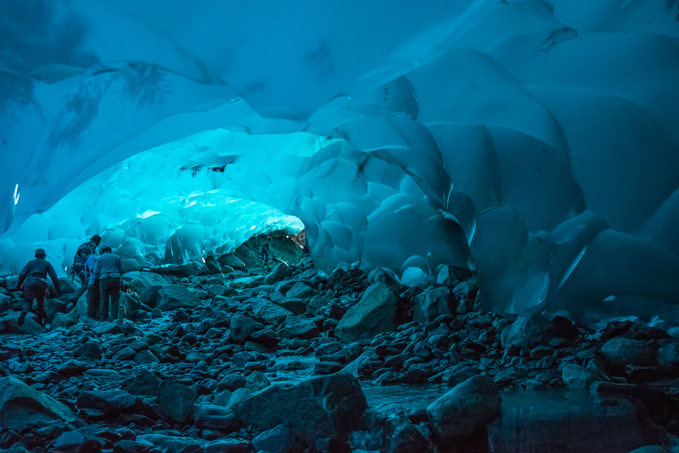 Las cuevas de hielo de Mendenhall en Alaska, Estados Unidos.