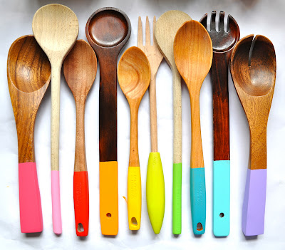 Use wooden utensils, not metal ones.