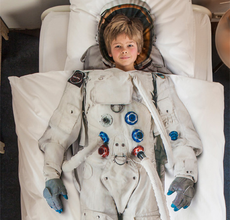 Incredibly detailed bedding that's sure to spark some amazing dreams. Perfect for that imaginative kid you know!
