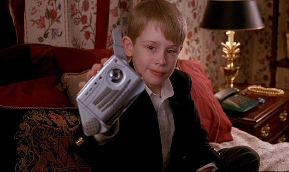 Remember this prop-turned-toy in the 90's? I sure do. In fact, I still have my talkboy and use it daily to take notes or remember what items to pick up at the grocery store. Just this morning it reminded me to make a Buzzfeed about Home Alone 2.