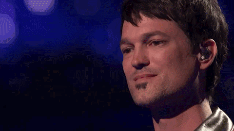 Not only as a singer, but also as a father. And not one iota of mascara ran!