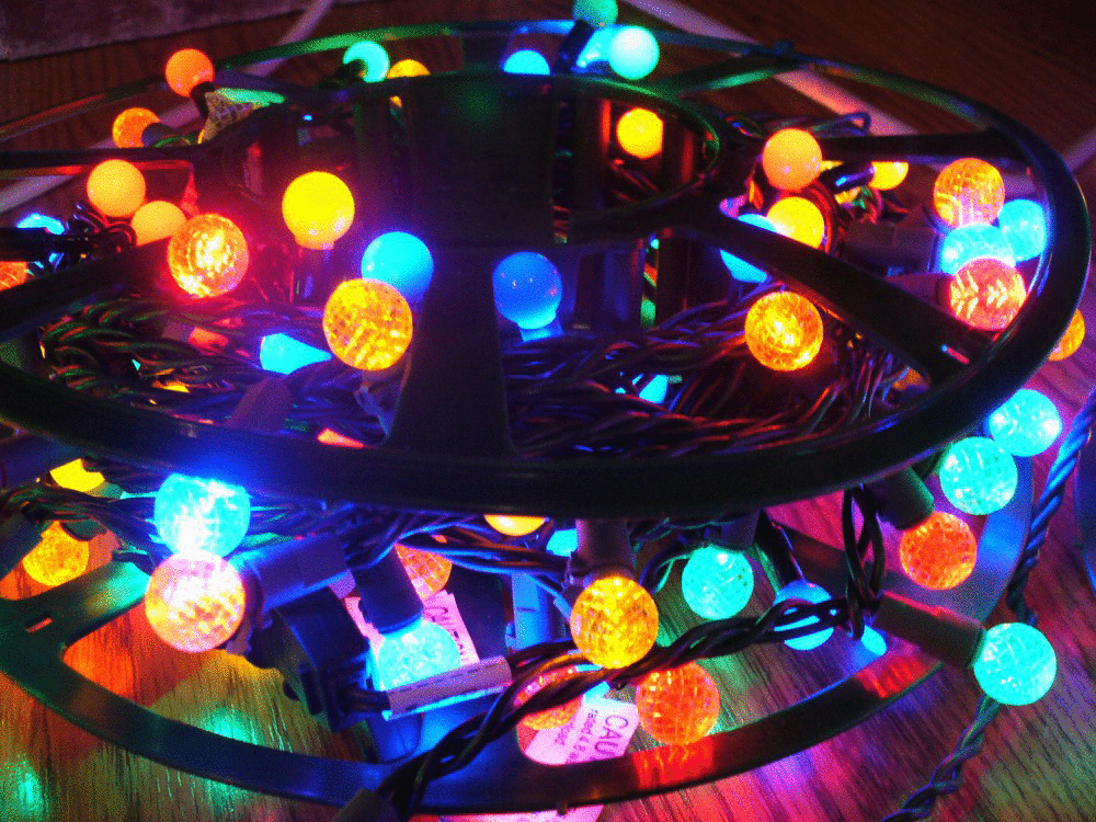 Sure, blinking holiday lights CAN look good when deployed tastefully, but they often look like a seizure-inducing mistake.