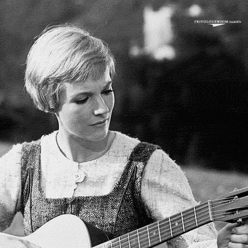 Julie Andrews had to learn how to play the guitar especially for the film.