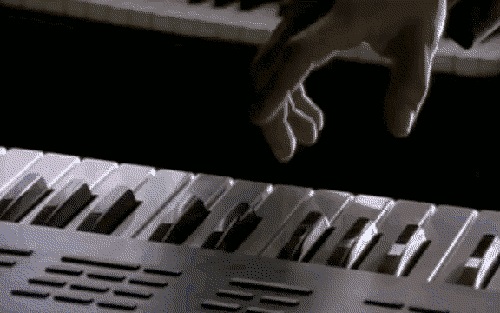New synthesizer technology in the '80s both pricey and complicated. Bernard Sumner really wanted a sequencer to make synths and drums communicate. The technology didn't exist – so he built it himself!