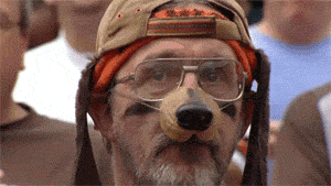True goofs know that this is not a real goof.