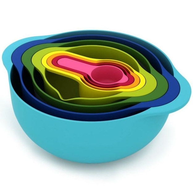 Nesting Bowls with Measuring Cups