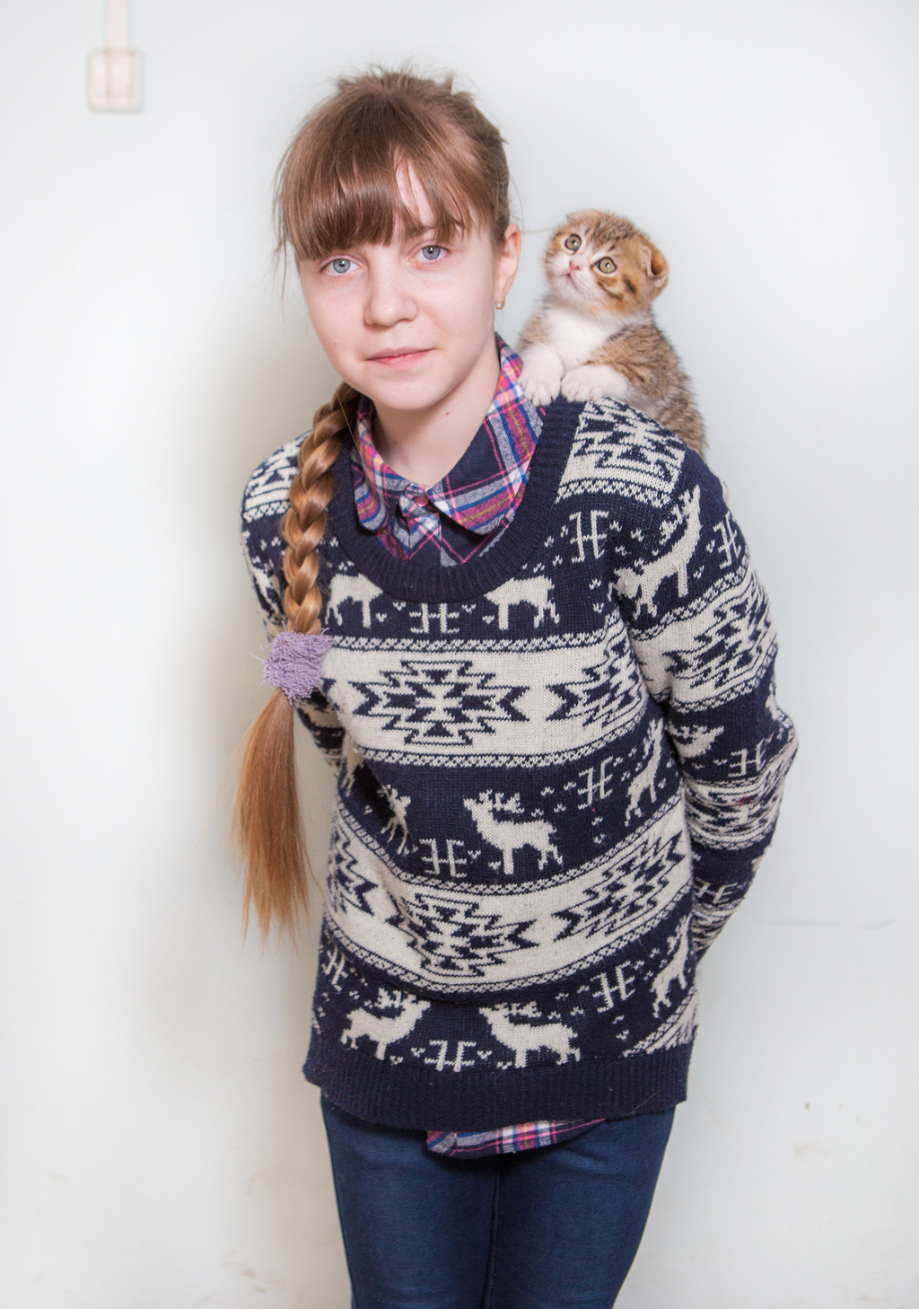 13 Gorgeous Pictures Of Russians Posing With Their Cats