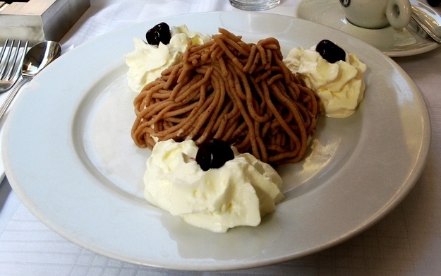 Gesztenyep&uuml;r&eacute; (chestnut pur&eacute;e)