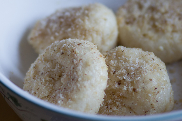 T&uacute;r&oacute;gomb&oacute;c (sweet cheese dumplings)