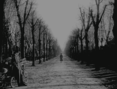 So Holly shows up in war-torn Vienna and tries to solve the murder of his friend who was seeing Vaudeville dancer Anna. As these cases turn out, he falls for her. He ends up defying British AND Russian authorities, helps her from being deported and saves her from a plot that could have gotten her killed! Her response: well that friend who was murdered wasn’t, ends up being a bad guy who almost kills Holly. And then when the evil friend is killed and buried, Anna refuses to talk to Holly.