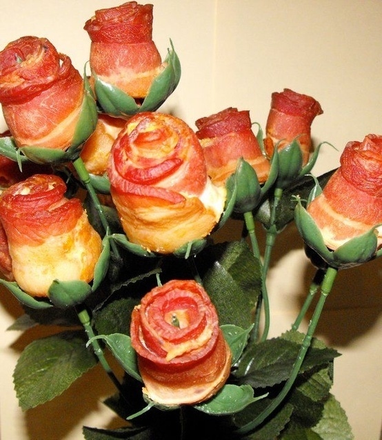 Bacon roses make a great pairing with "swine and cheese."