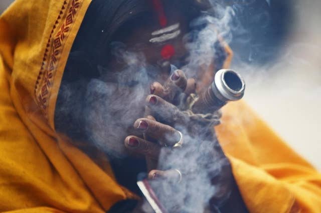 22 Incredible Images Of A Hindu Festival Where Holy Men Smoke A Lot Of Pot Simple and easy to use, scroll the gallery to view and select an image, long touch the image to open the options menu and select the image that you want to set as wallpaper. hindu festival where holy men smoke