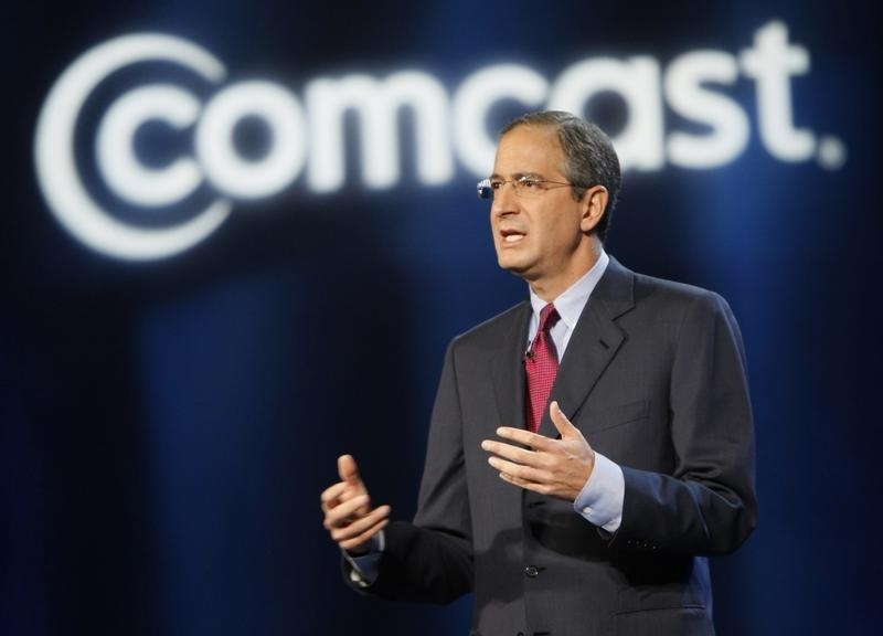 Comcast CEO Brian Roberts extends contract through June 2014 - Los