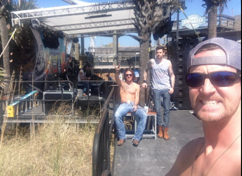 We definitely do not mind these shirtless selfies shot before their concert in the warm and sunny Panama City!