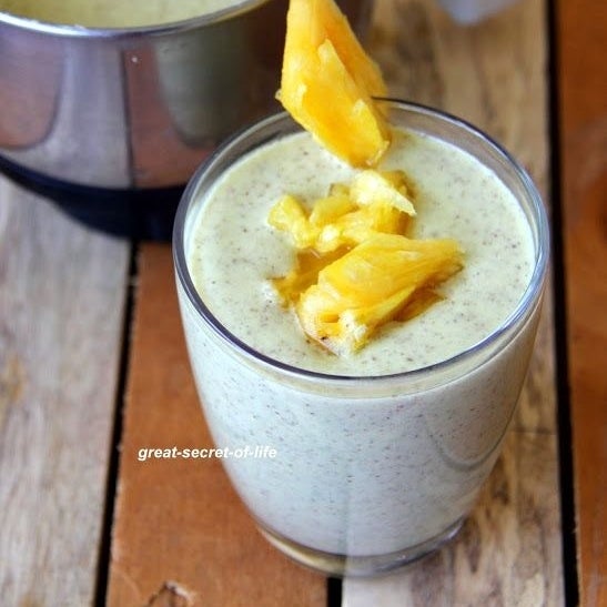Pineapple Coconut Milk Smoothie
