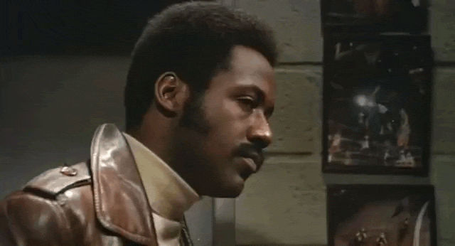 Cierra la boca, o te la cierro yo.Shaft - Propietario de bigote