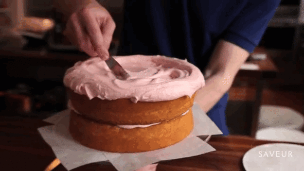 Choose the right icing: buttercreams, ganaches, whipped cream, pastry creams, and cream cheese icings can melt. Rolled fondant and marzipan-iced cakes are preferred if you're having a hot, outdoor wedding.