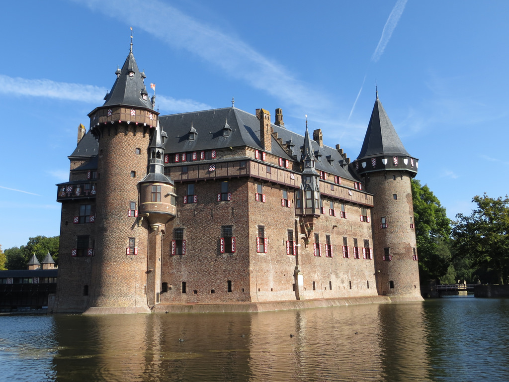Province? UtrechtWhere? Haarzuilens The biggest castle of the Netherlands was built in the 14th century. This majestic structure endured riots, struggles, wars and even a tornado but still stands firm.