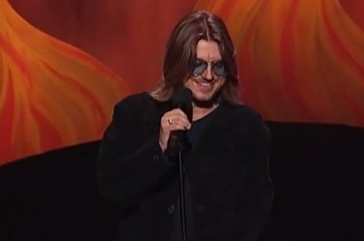 A Complete Ranking Of (Almost) Every Single Mitch Hedberg Joke, image size:1250x830