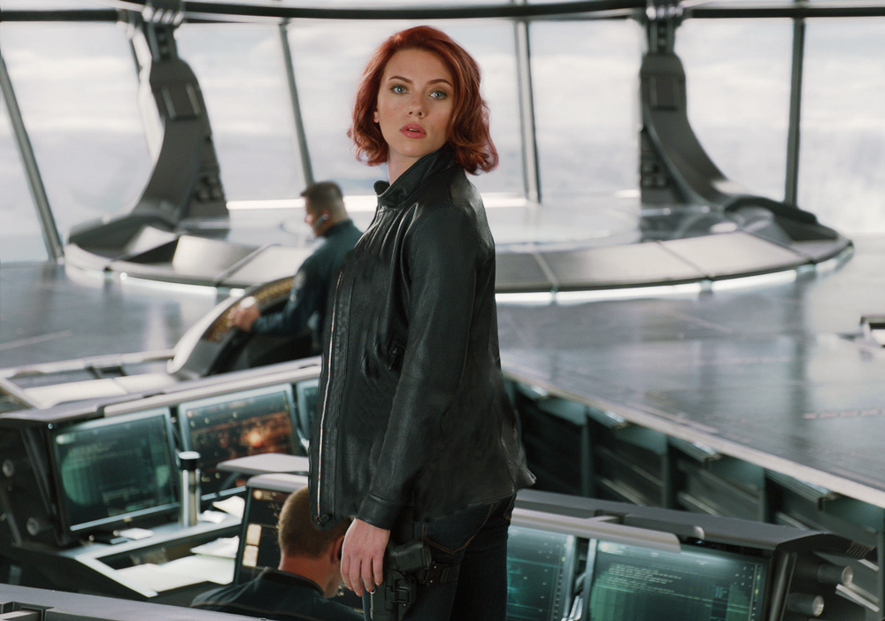 scarlett johansson avengers 2 look