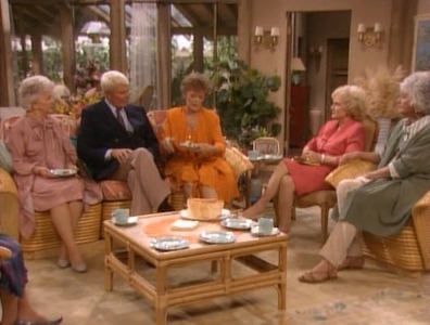 Blanche dates a news anchor (Peter Graves) with an overprotective mother. Stan brings Dorothy to his therapy session.
