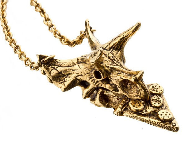 Eso sí que es una relación prometedora. Compra el collar de pizzasaurio aquí.