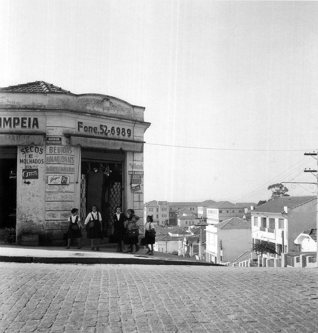 Avenida Professor Alfonso Bovero. (Meados dos anos 1950)