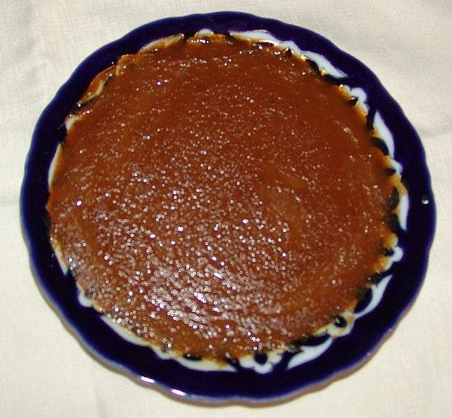 There aren't many national desserts to choose from, but if you have a sweet tooth you can also try this Uzbek version of halvah, a flour-based confection which has a creamy nut flavor.