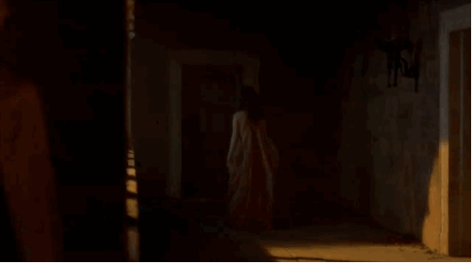 L'espionne de Cersei surprend une dispute entre Tyrion et sa femme cachée, Shae. Oh-oh.
