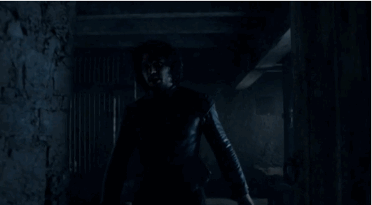 Après avoir marché dans la neige et boudé pendant trois saisons, Jon Snow se rebelle enfin. Grâce à Ygritte et son séjour chez les Wildlings, le personnage a pris un peu d'épaisseur, et devient de plus en plus badass... On attend la suite avec impatience.