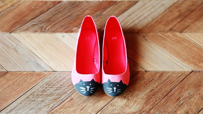 Cat on sale themed shoes