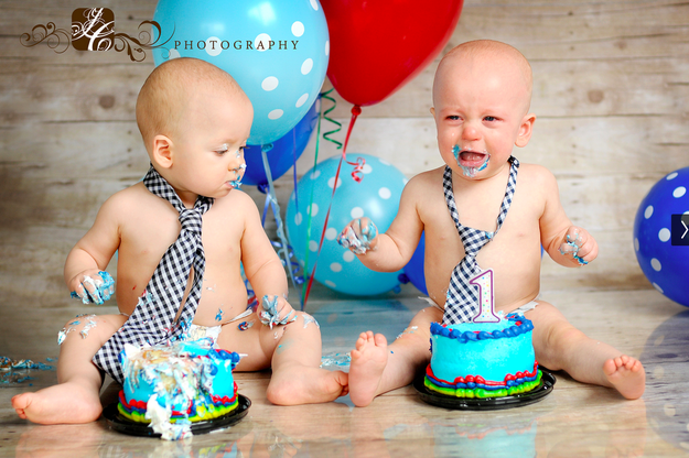 34 Beautiful And Creative Photography Ideas For Twins