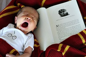 29 Adorable Harry Potter-Themed Baby Photos  Baby photos, Diy newborn  photography boy, Baby boy photography