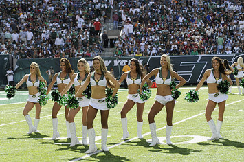 Settlement on behalf of New York Jets Cheerleaders in Lawsuit for Wage Theft