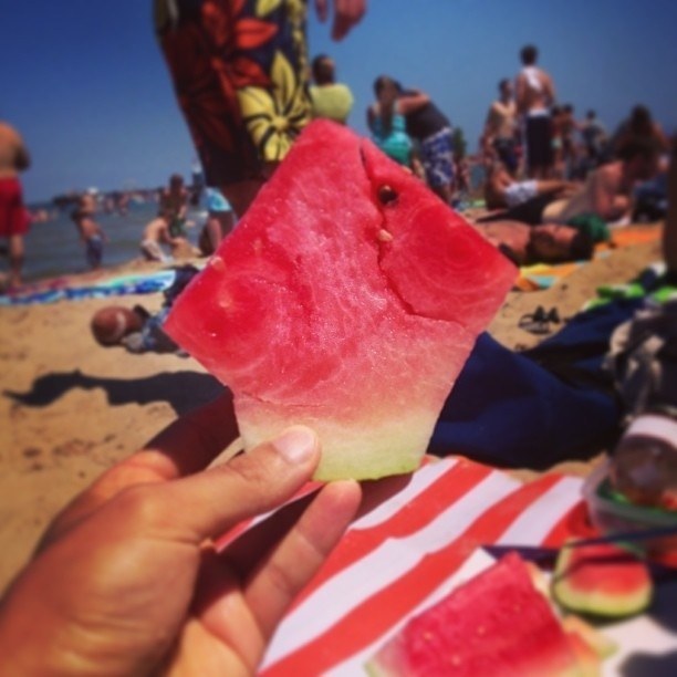Cut your watermelon like this and you won’t get sticky watermelon juice all over your face and hands.