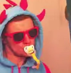 Am I the only one who thinks this looks like Justin Timberlake from 2000?
