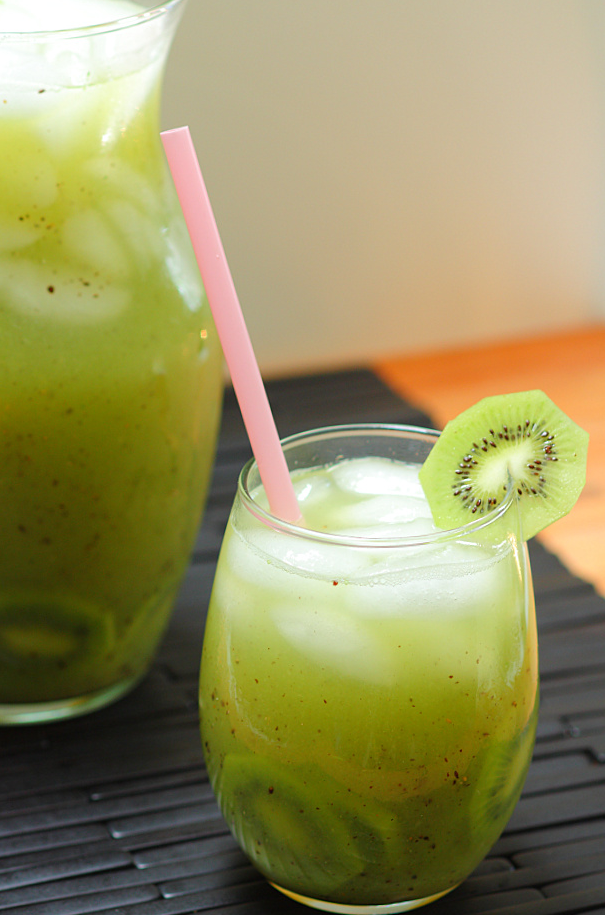 Kiwi y agua fresca de pepino