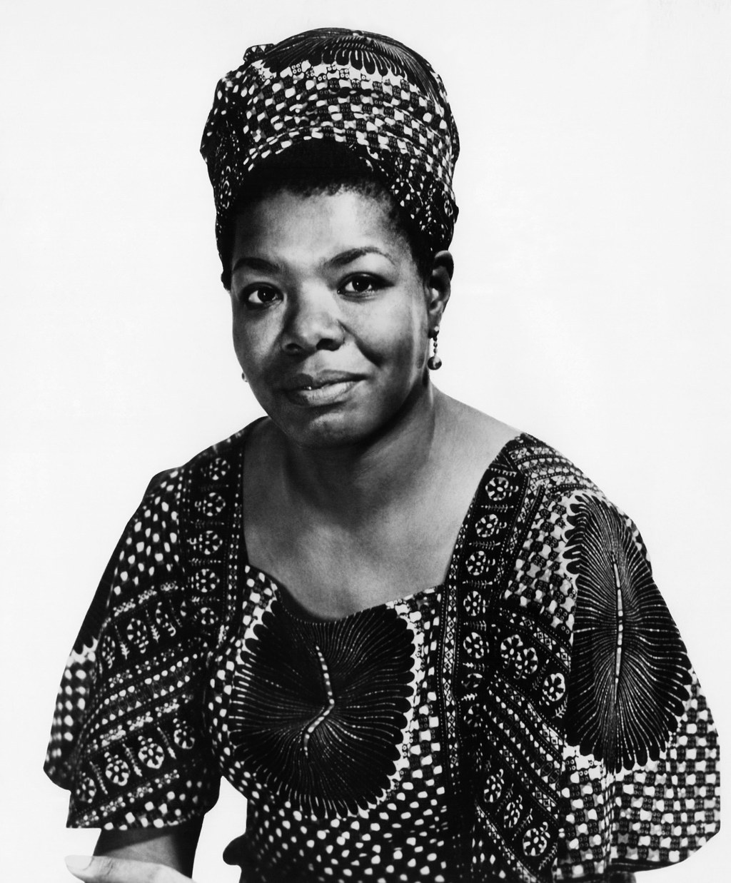 12 Stunning Vintage Pictures Of Maya Angelou