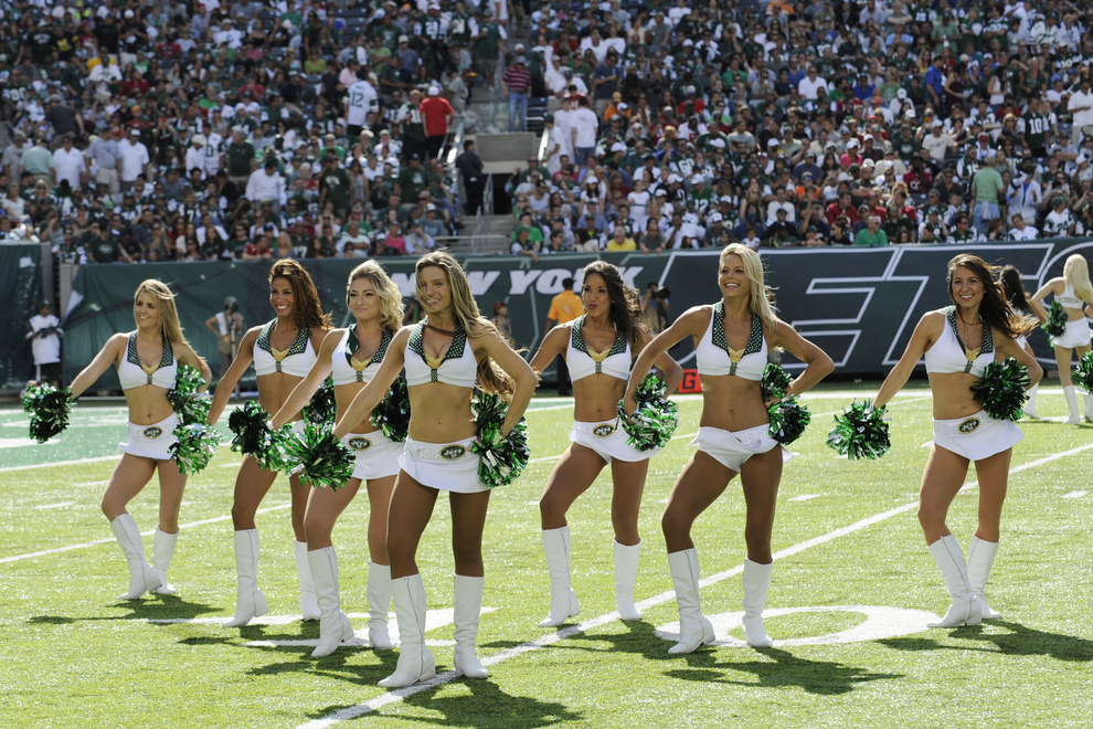 Jets 'Flight Crew' Cheerleaders' Wages Kept Grounded, Suit Says