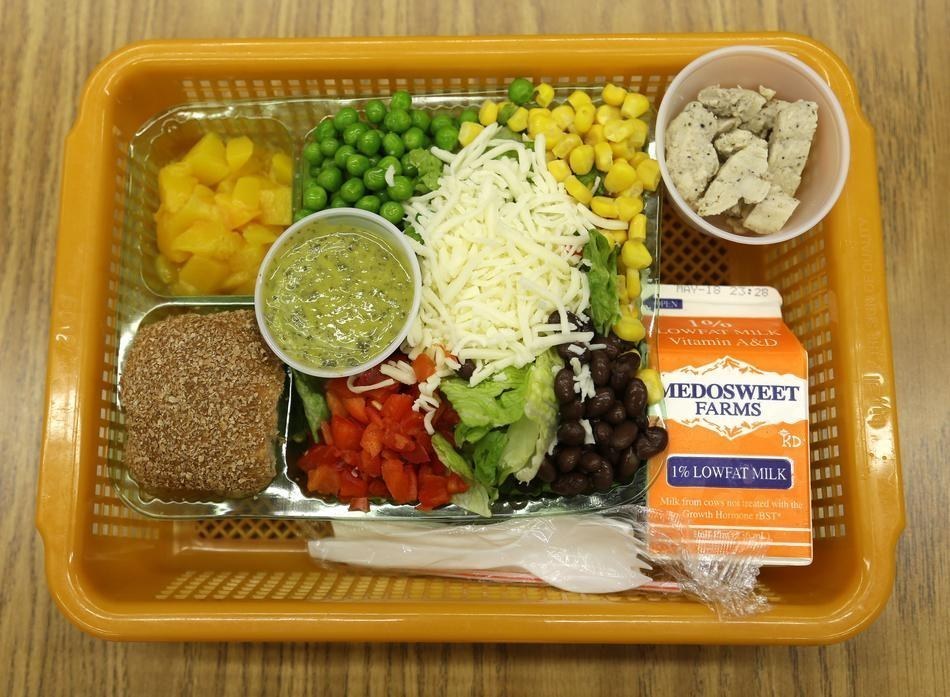 Verrassend Here's What 13 Different School Lunches From All Over The World YS-24