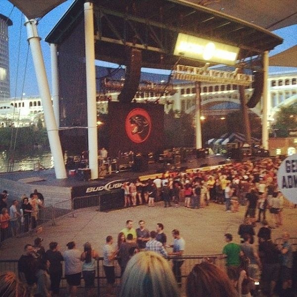 10 Minutes before the show. We got to move down because a generous concert- goer gave us his extra tickets.