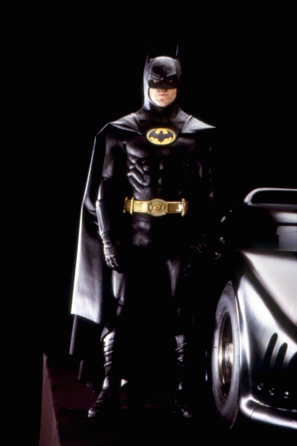 La prima foto di Ben Affleck vestito da Batman, con la Batmobile - Il Post