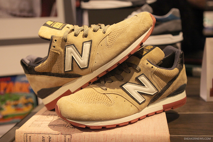 New balance 1300 shop distinct authors denim/brown